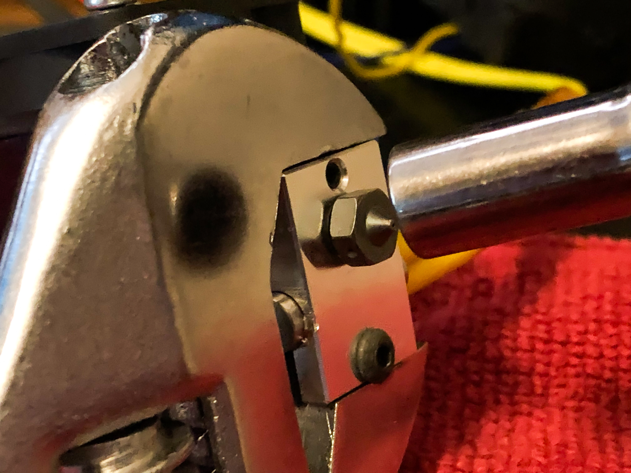 Tighten nozzle